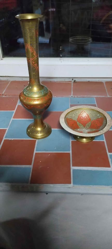 Mosazná váza a miska