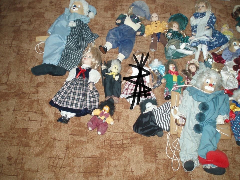 cca 30 kusů panenky a klauni porcelánová hlava -viz foto- ce