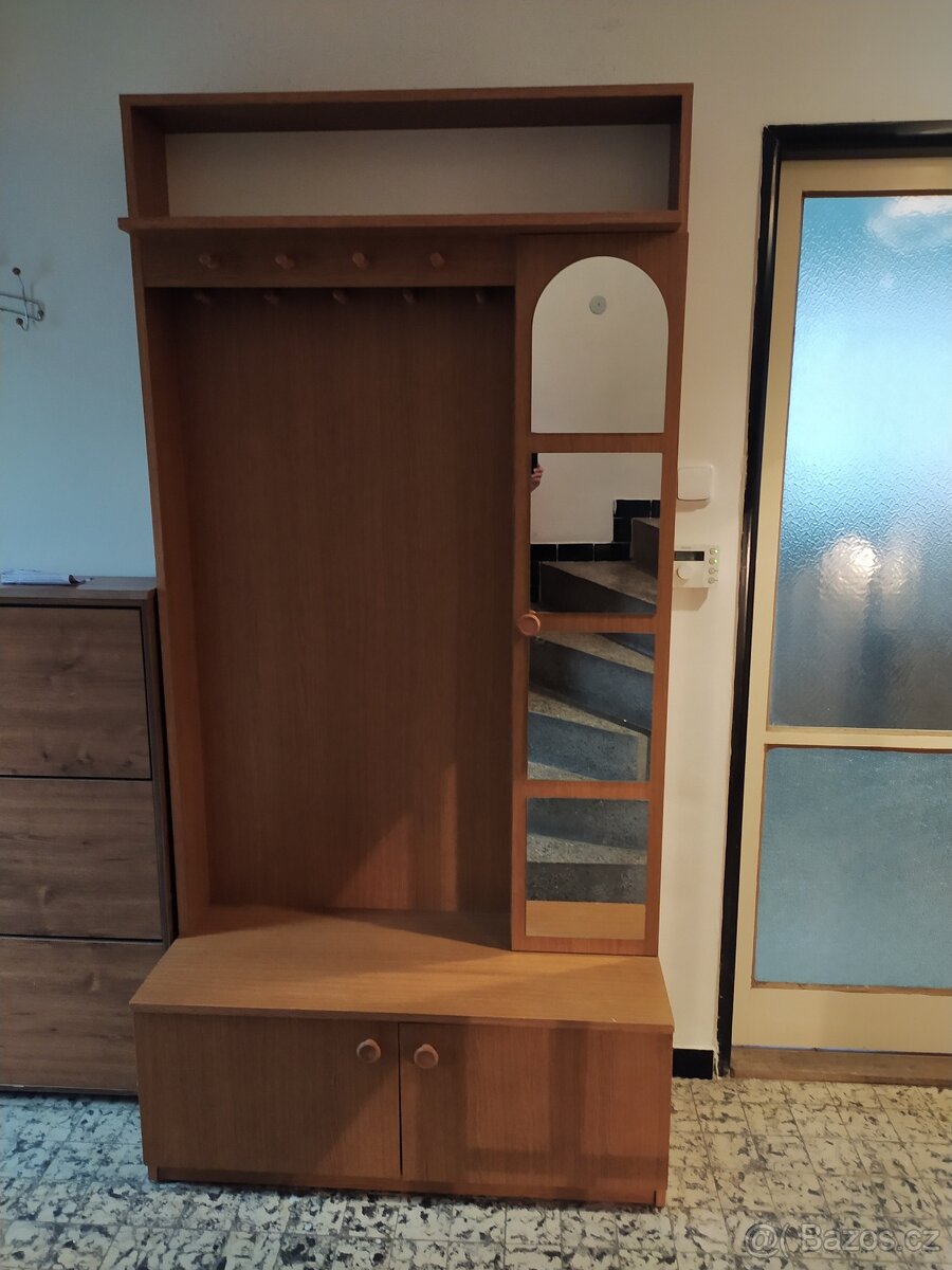 Předsíňová stěna botník