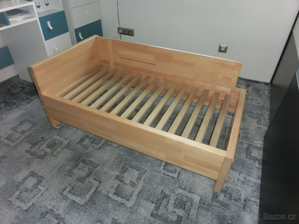 Masivní postylka pro děti 3-7 let