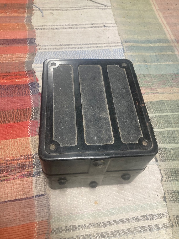 Historický voltmetr