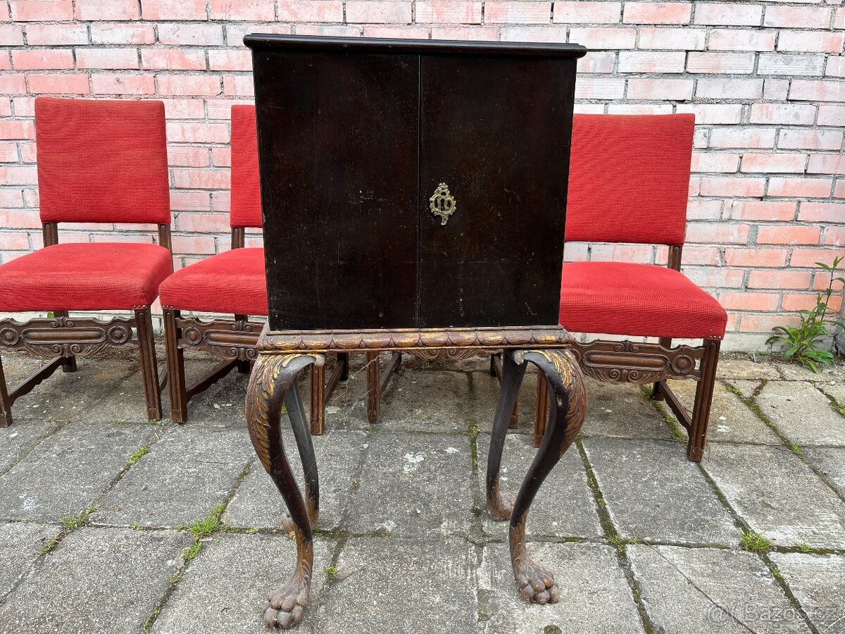 Starožitný nábytek