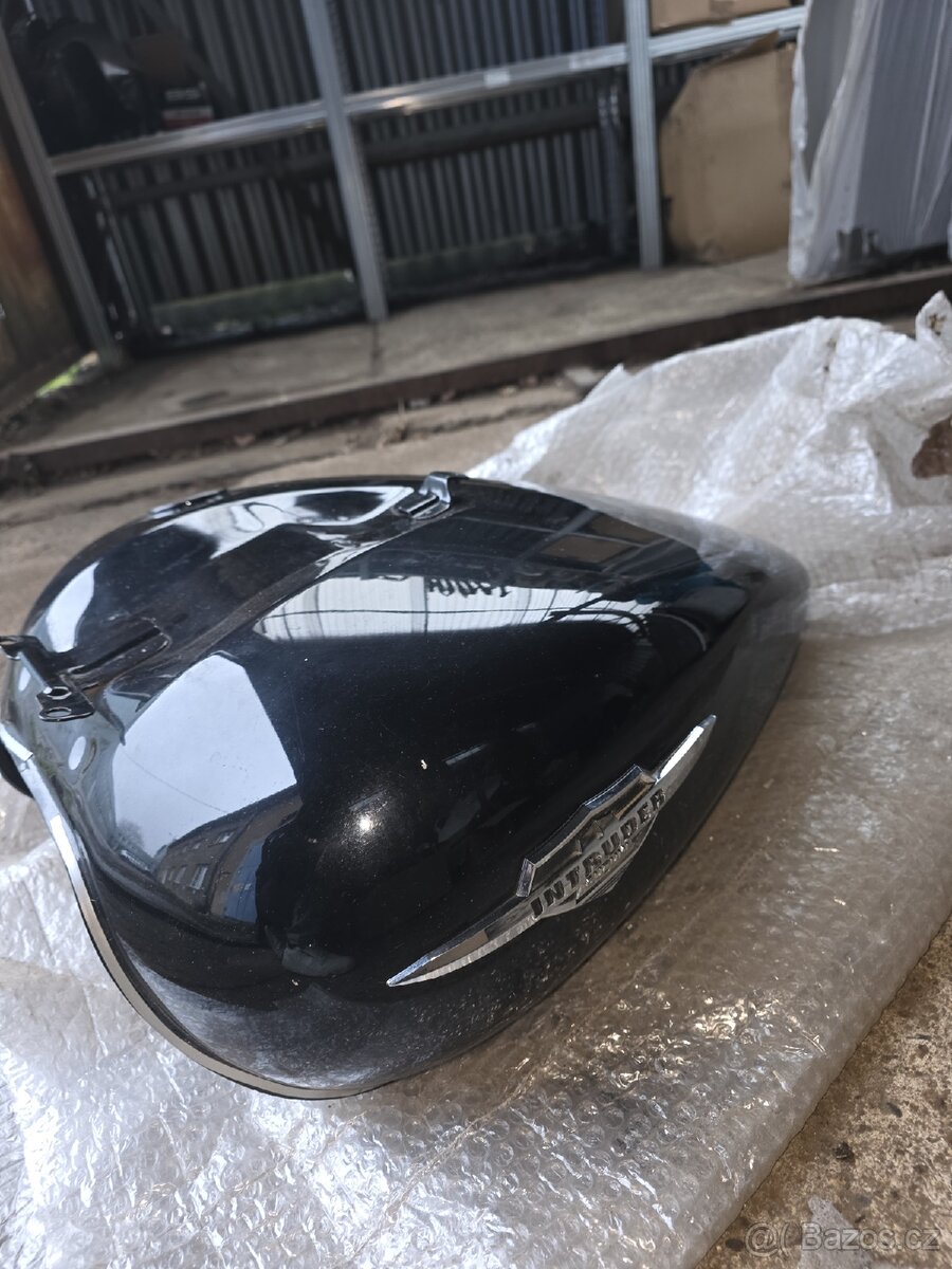 Suzuki intruder volusia Nádrž
