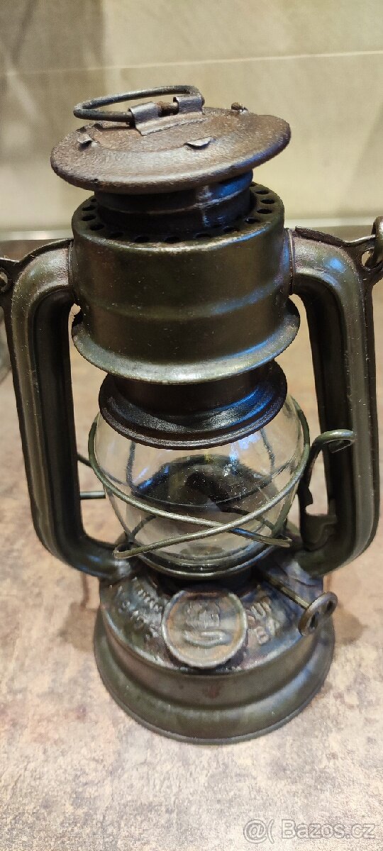 Petrolejová lampa Feuerhand typ 175