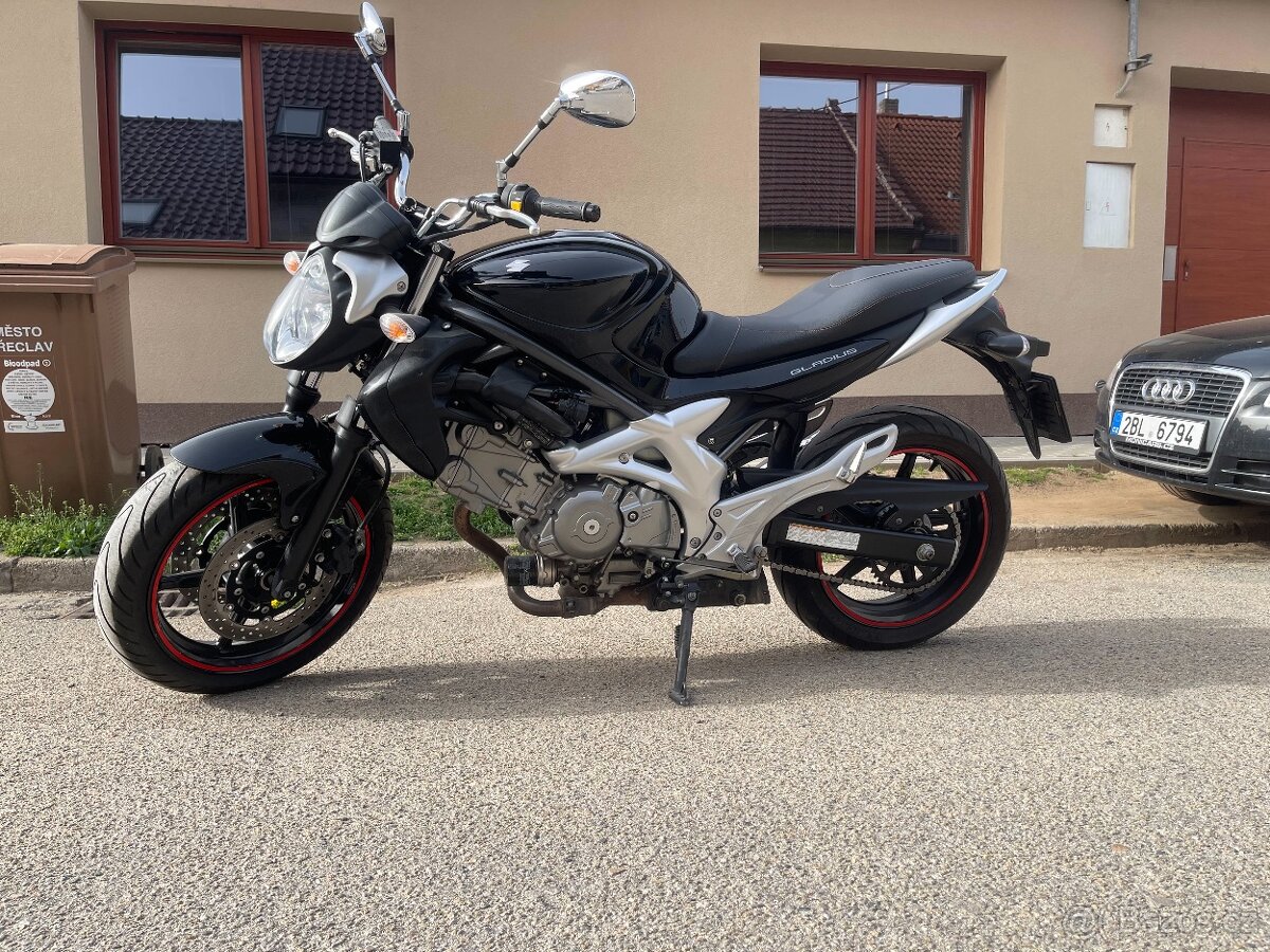 Suzuki SFV 650 Gladius - 35kw - ŘP A2 - SLEVA