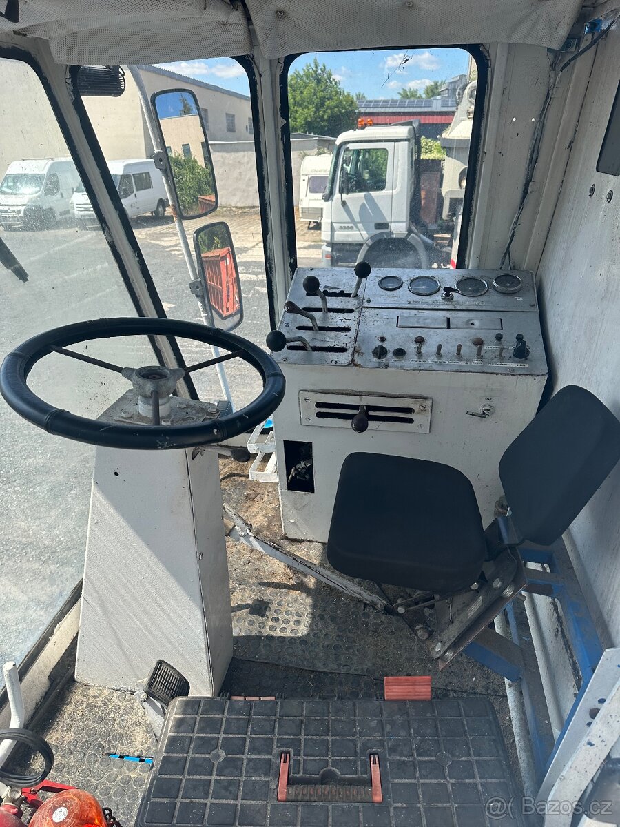 Kombajn 512 s drtičem