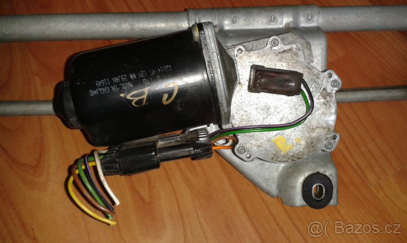 Prodám motorek stěračů Opel Corsa B