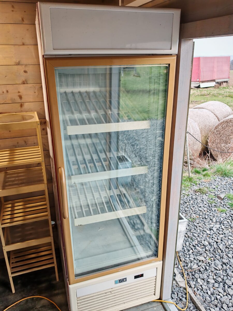 Prosklená mrazící vitrína ISA Tornado 50RV TB R290