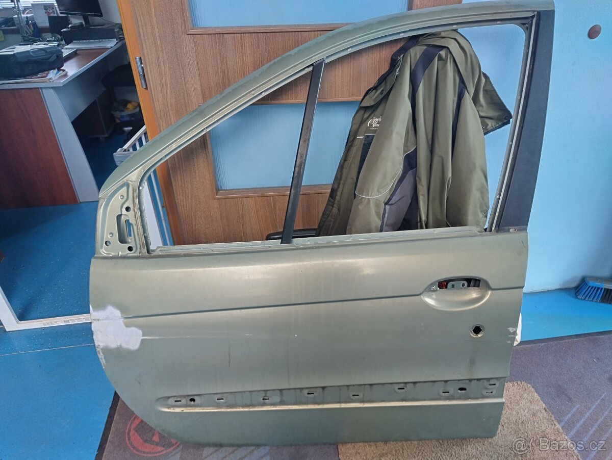 Renault Scénic 2002 dveře řidič