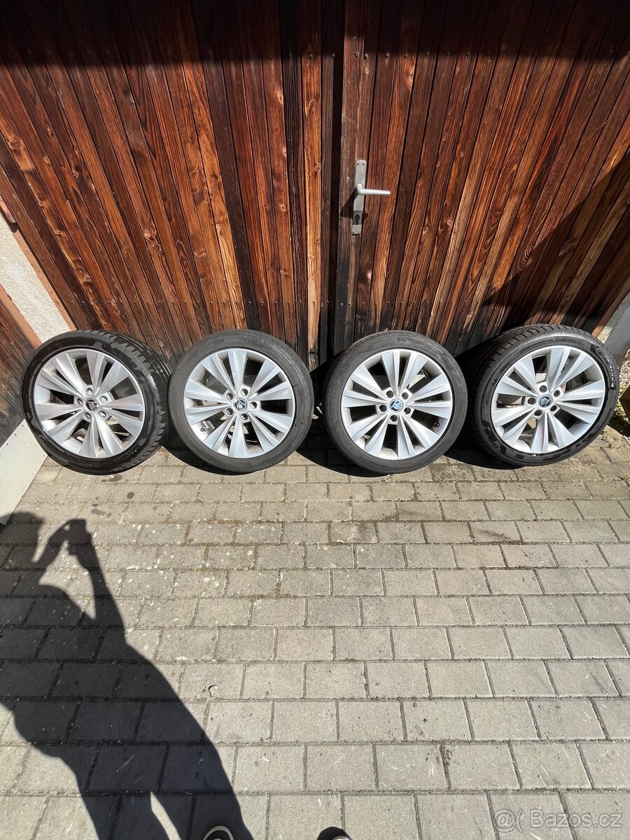 Originální škoda suberb 2 kola Twister
