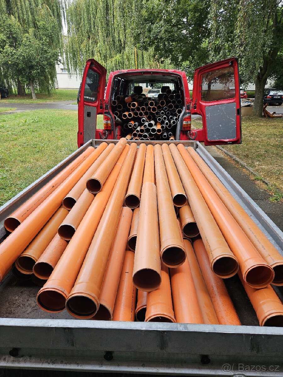 Plastová KGEM kanalizační trubka průměr 10cm
