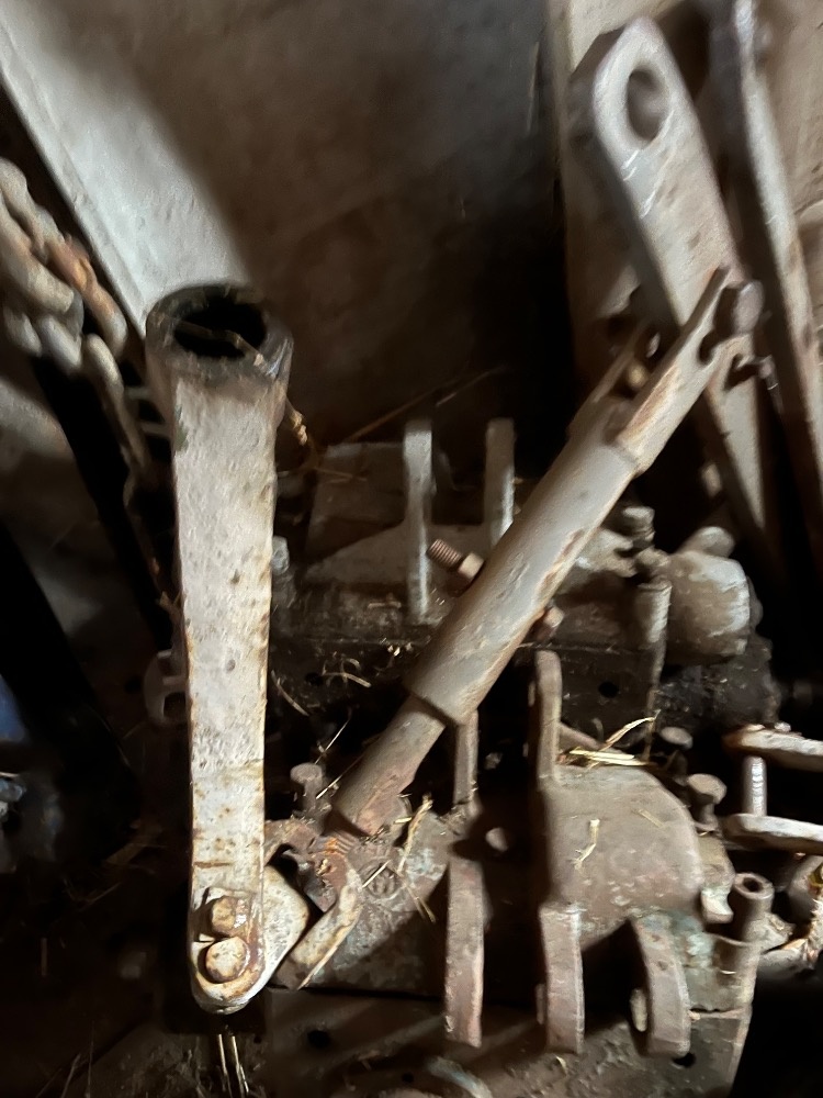 Prodám kompletní hydrauliku na ZETOR25-14000,-