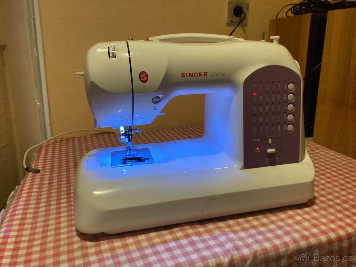 Šicí stroj Singer Curvy 8763