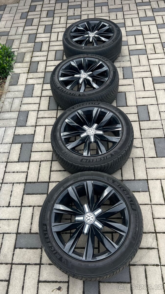 VW T6 Alukola Springfield  255/45 R18