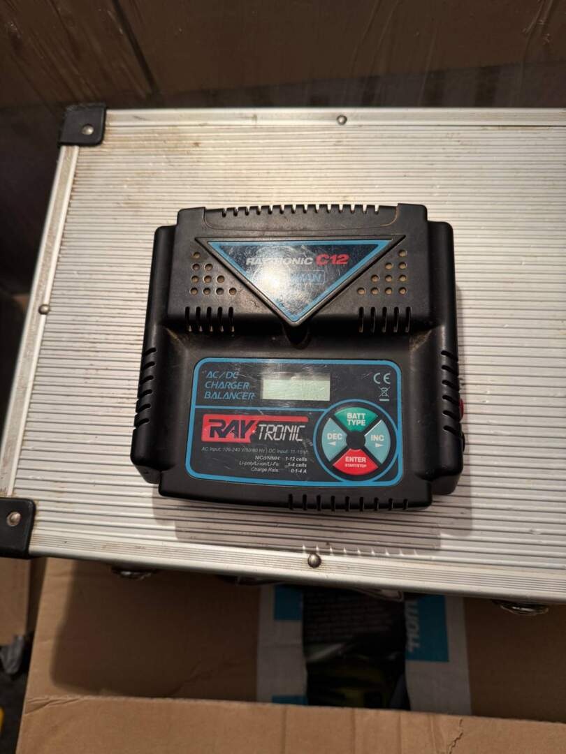 Nabíječka RAYTRONIC C12 s balancerem, NiCd, NiMH
