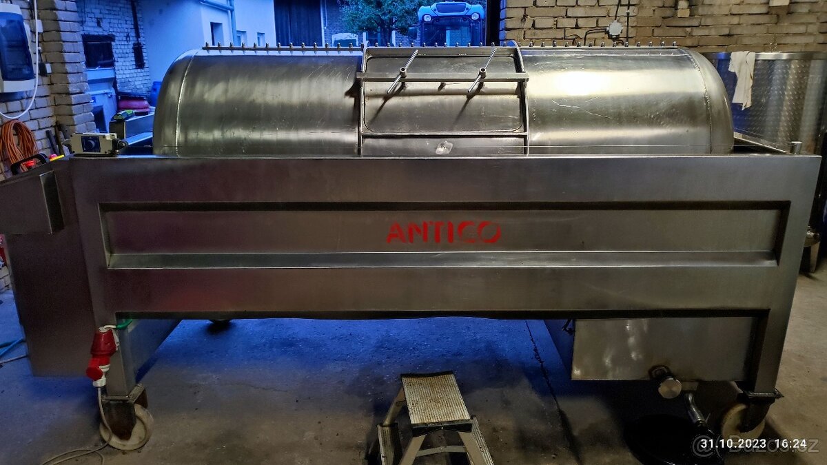 Pneumatický lis na hrozny Antico