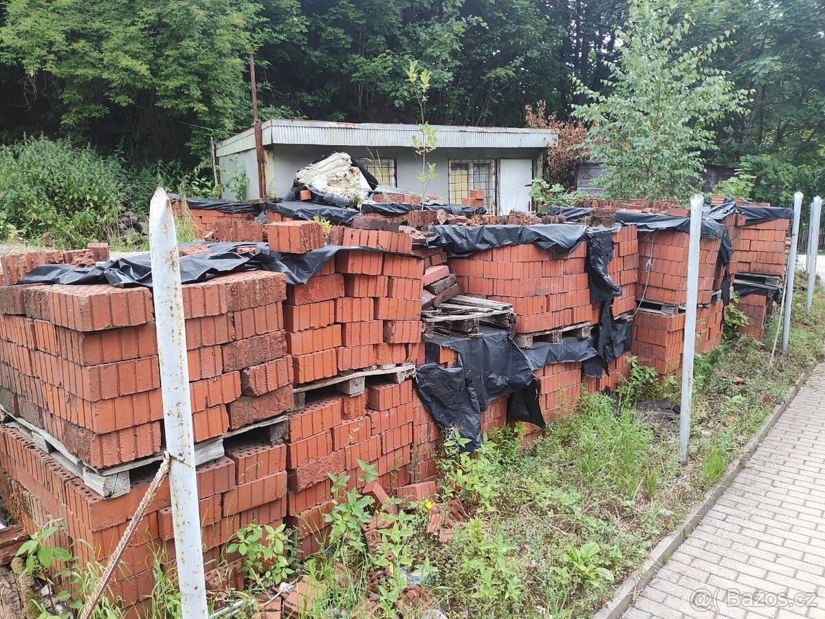 Cihly zdarma.