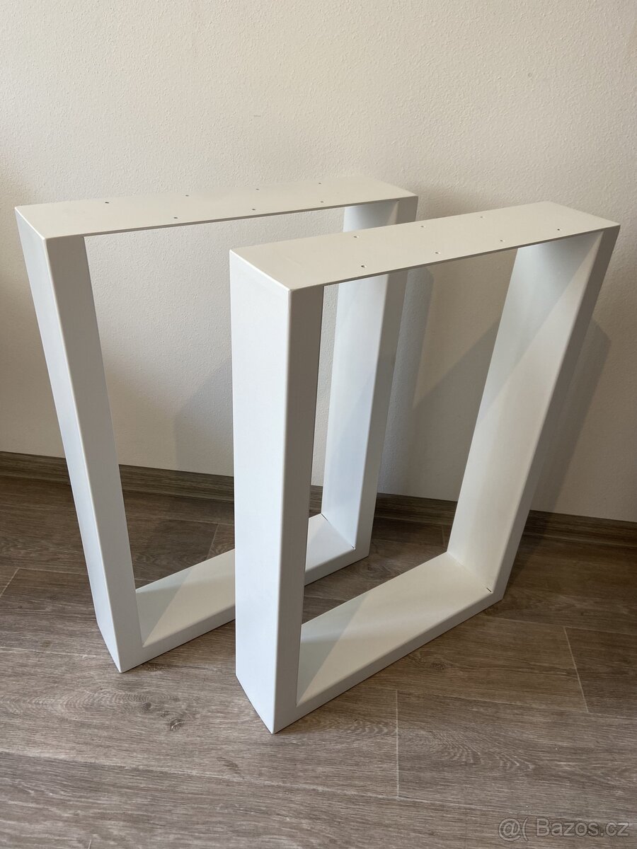 Akční cena Podnože na jídelní stůl