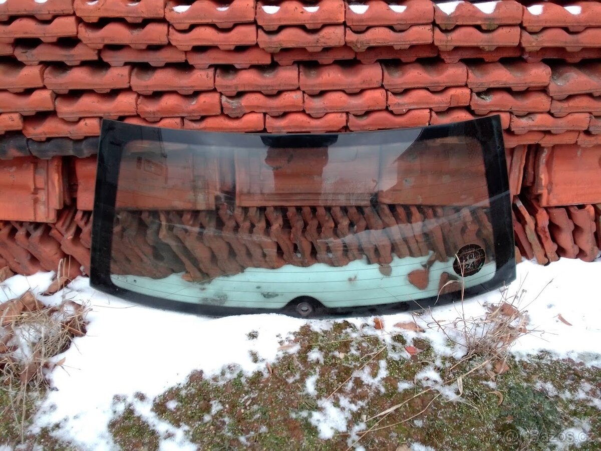 Škoda Fabia 1 zadní okno