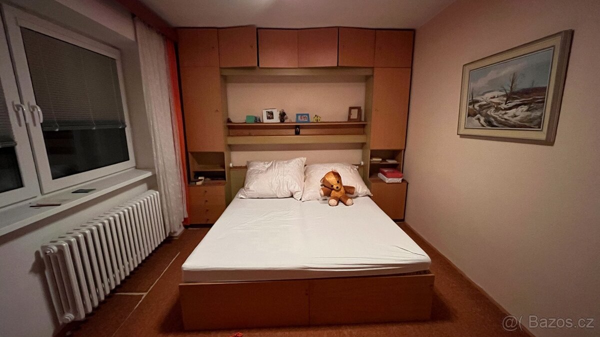 Prodám ložnici z 80. let - postel, skříně...