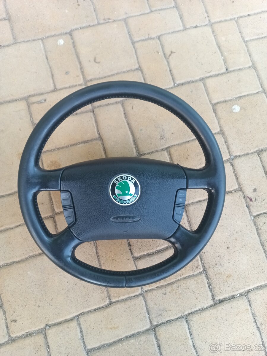 Multifunkční volant