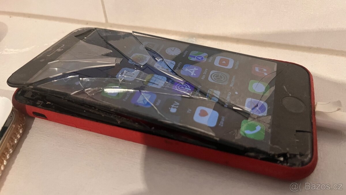 Koupim poskozeny mobilni telefon