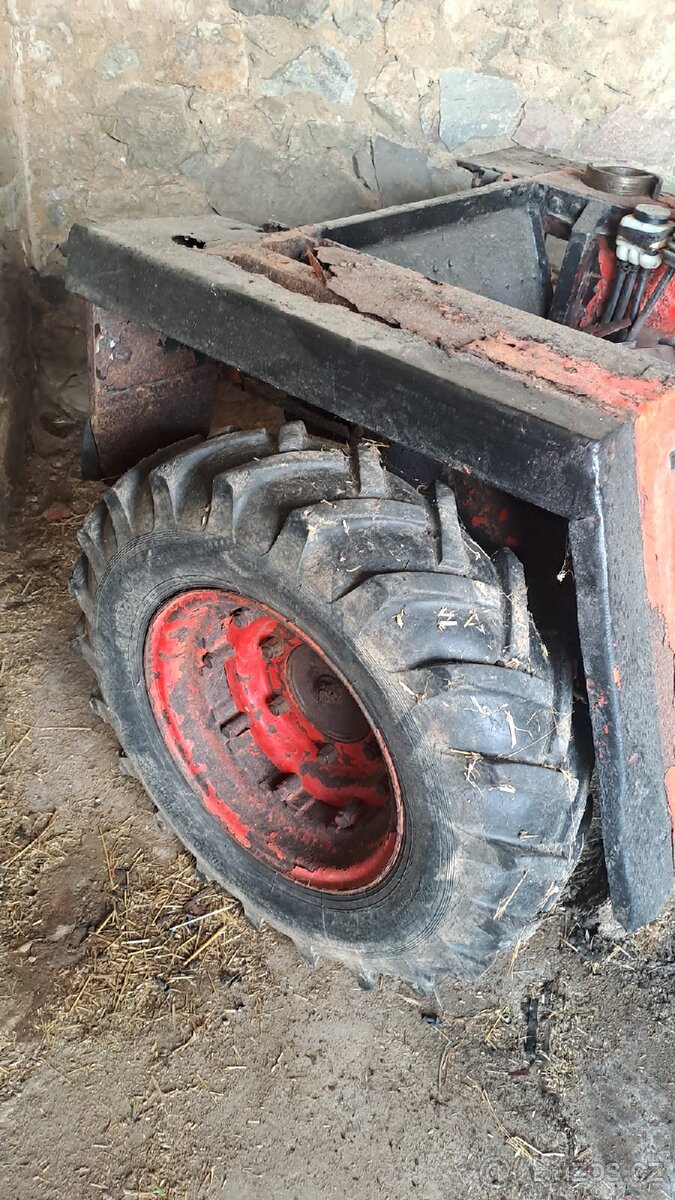 Prodám zadní část malotraktoru mt8 150 32