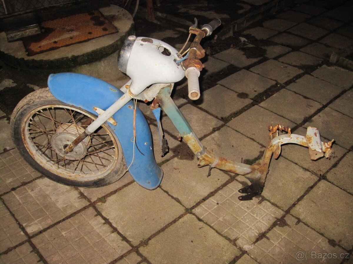 přední část pionýr 05;555