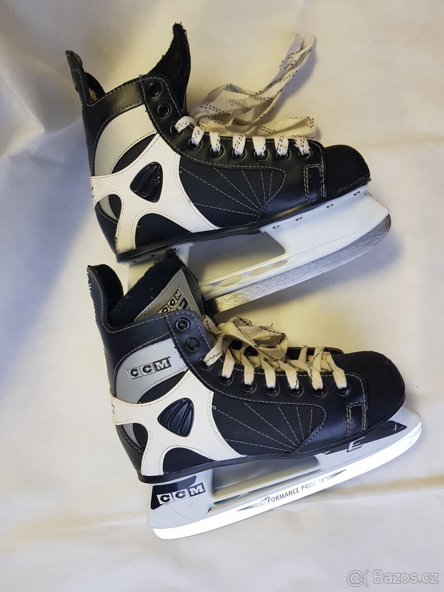 Lední Brusle velikost 40