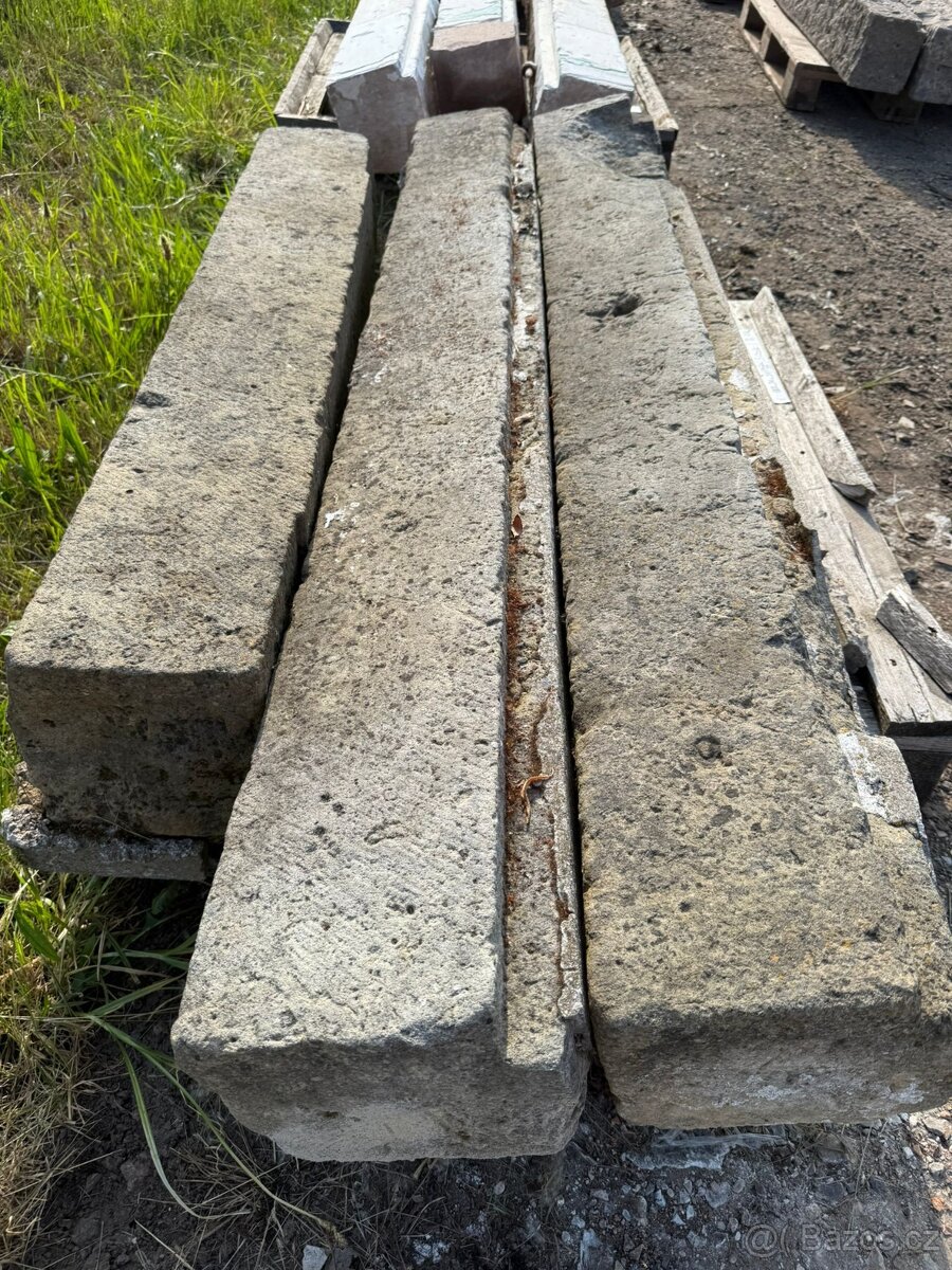 Pískovcové ostění 14