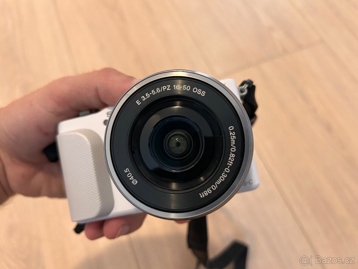 Sony Nex-3N + 2 objektivy + příslušenství