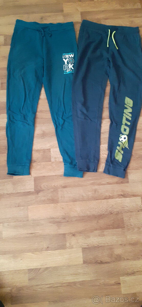 2x tepláky vel. 164