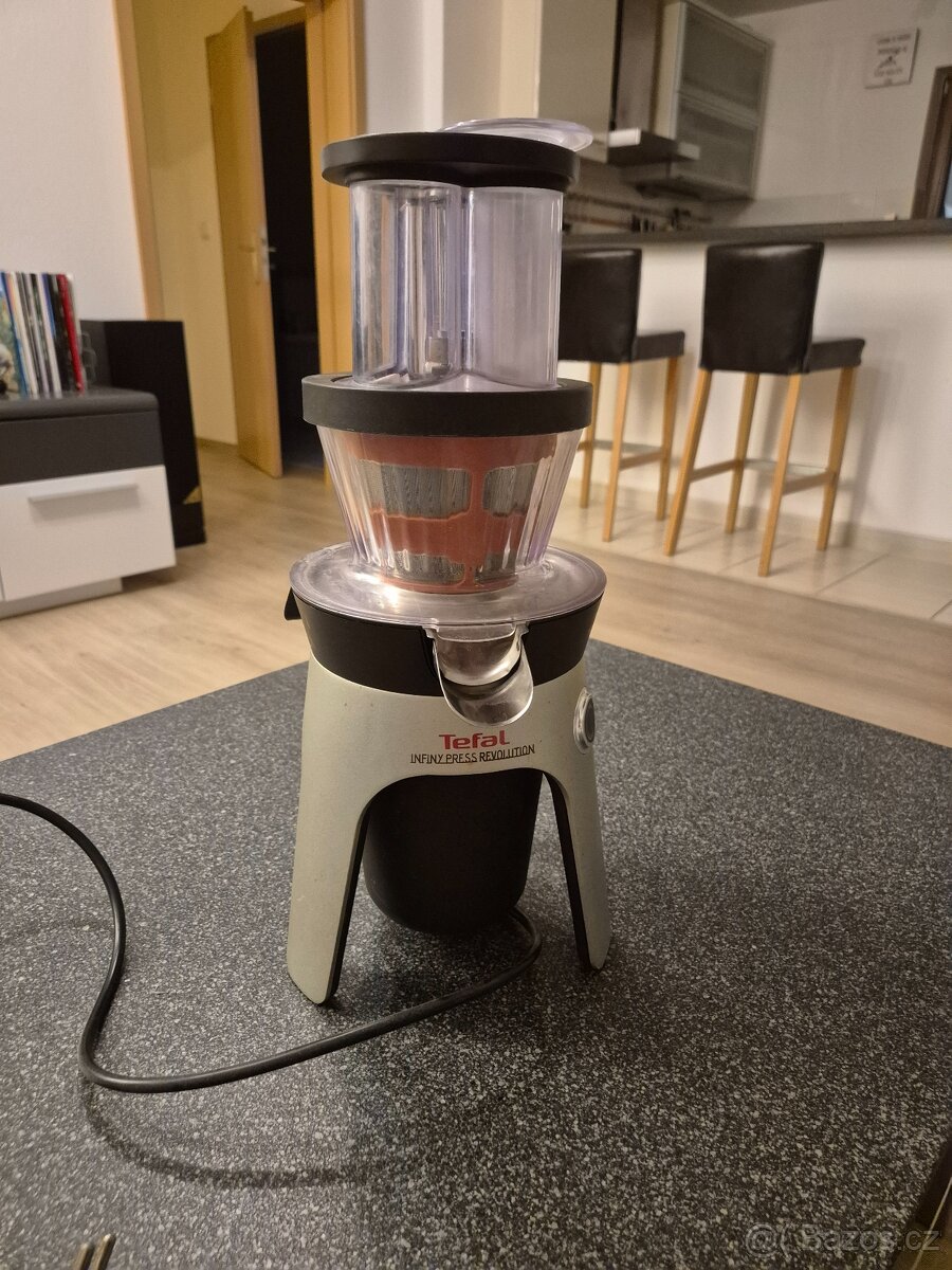 šnekový odšťavňovač Tefal