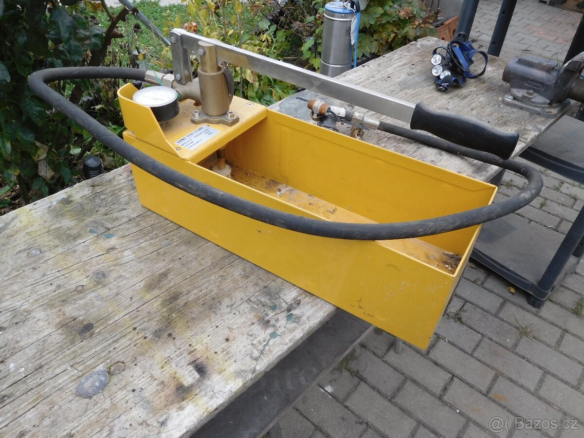 Tlakovací zařízení