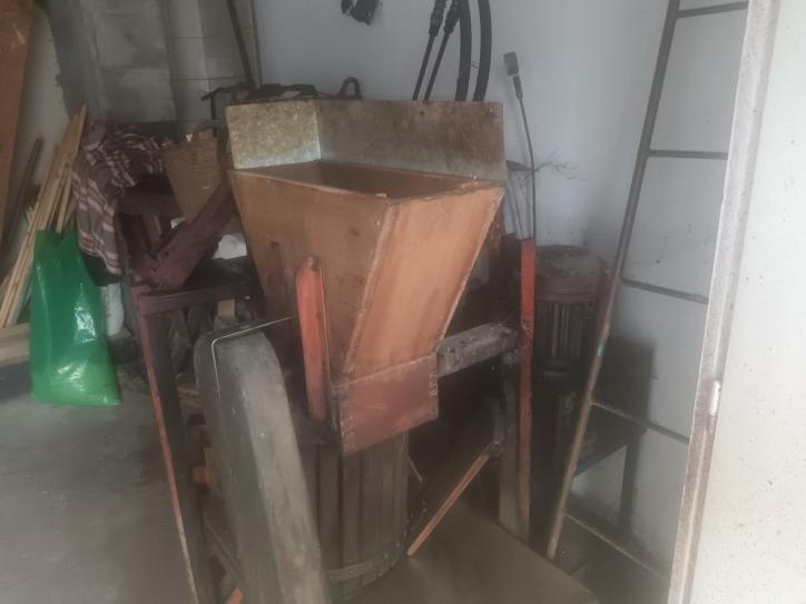 Hydraulický lis na ovoce s elektrickým drtičem