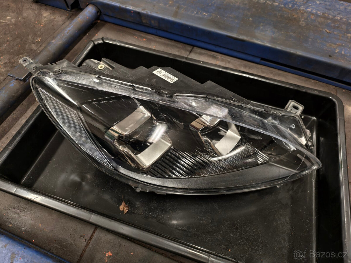 Pravé fullled světlo na Ford Kuga MK3