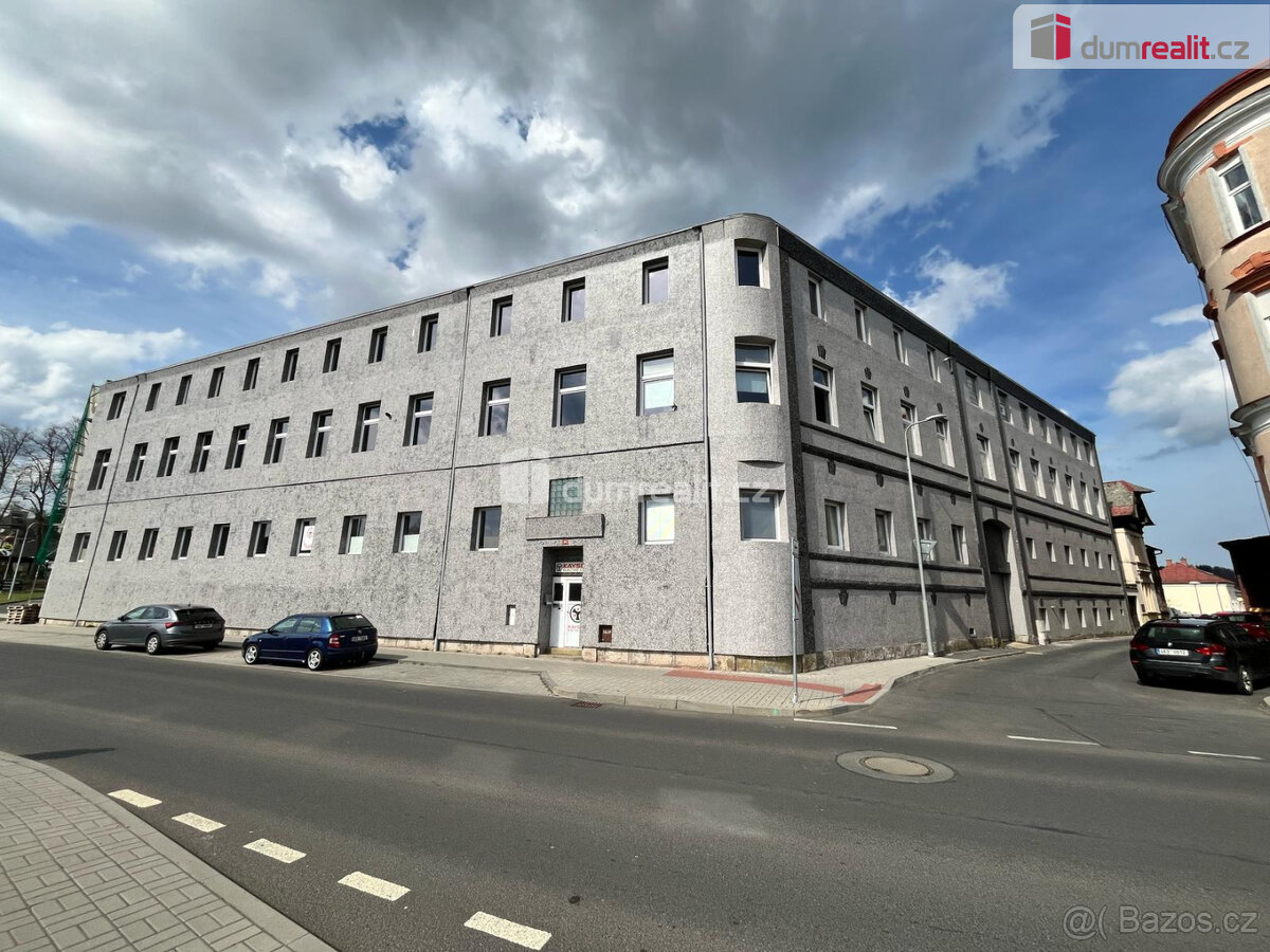 Pronájem komerčního objektu, 3300 m2, Okružní, Aš