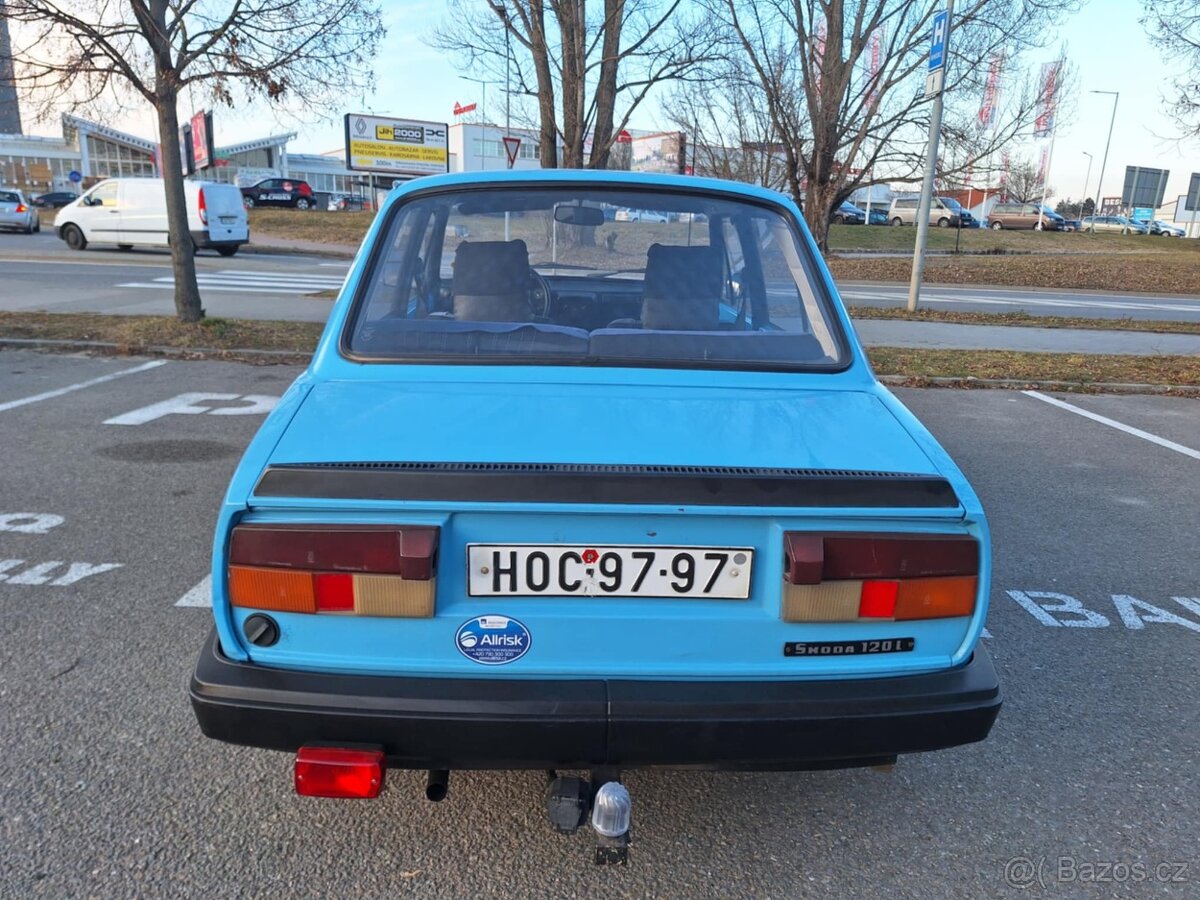 Škoda 120