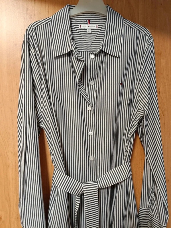 Šaty Tommy Hilfiger vel .M