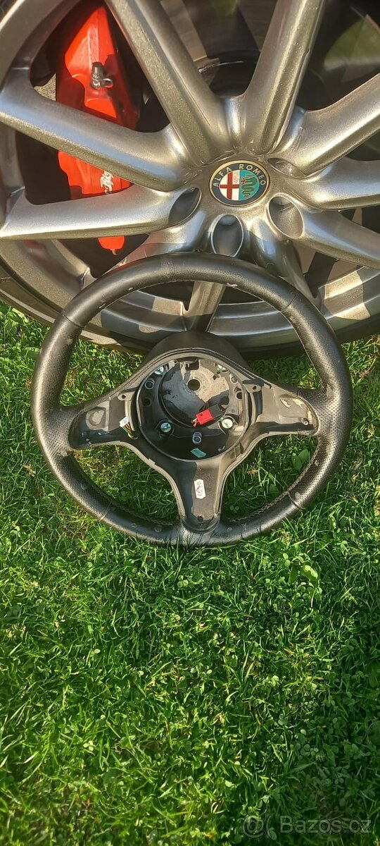 Volant Alfa Romeo 159