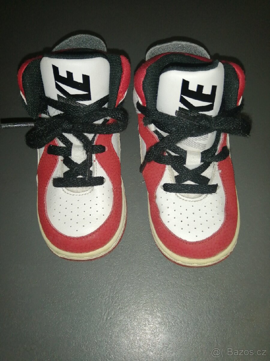 Dětské kotníčkové botičky Nike vel 25
