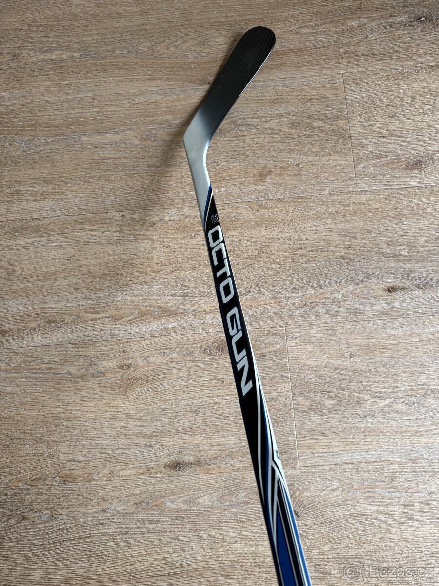 Nová hokejka CCM OCTO GUN, JR, flex 50, pravá P19(29)
