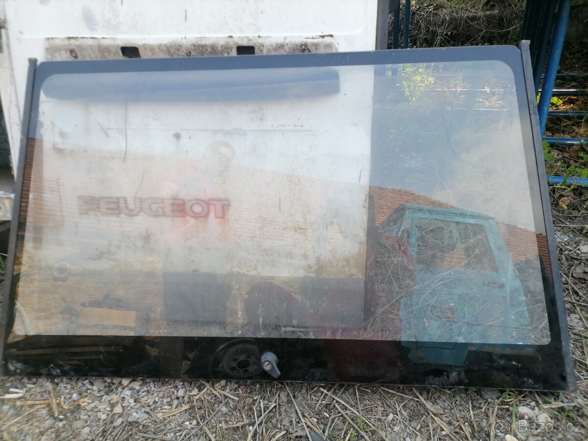 Zadní okno na škoda Favorit Pick-up