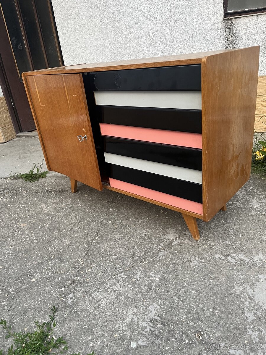 Stará skřiňka komoda Jiroutek, retro