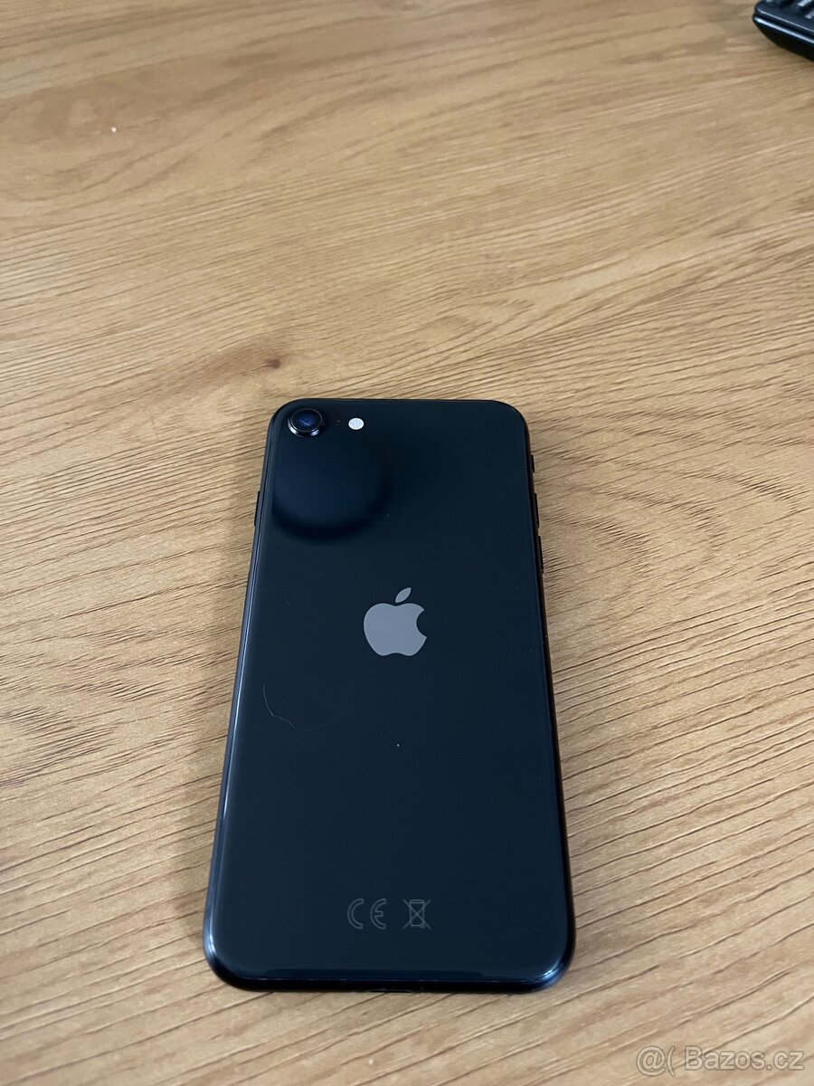 Apple iPhone SE 2020 černý 64GB