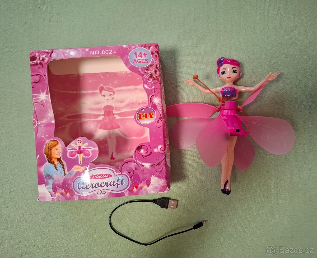 Letajici robot a fairy panenka