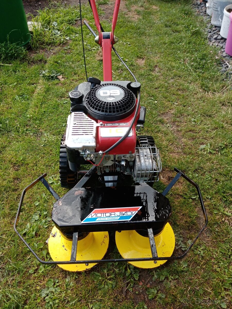 Dvoububnova sekačka BDR 700