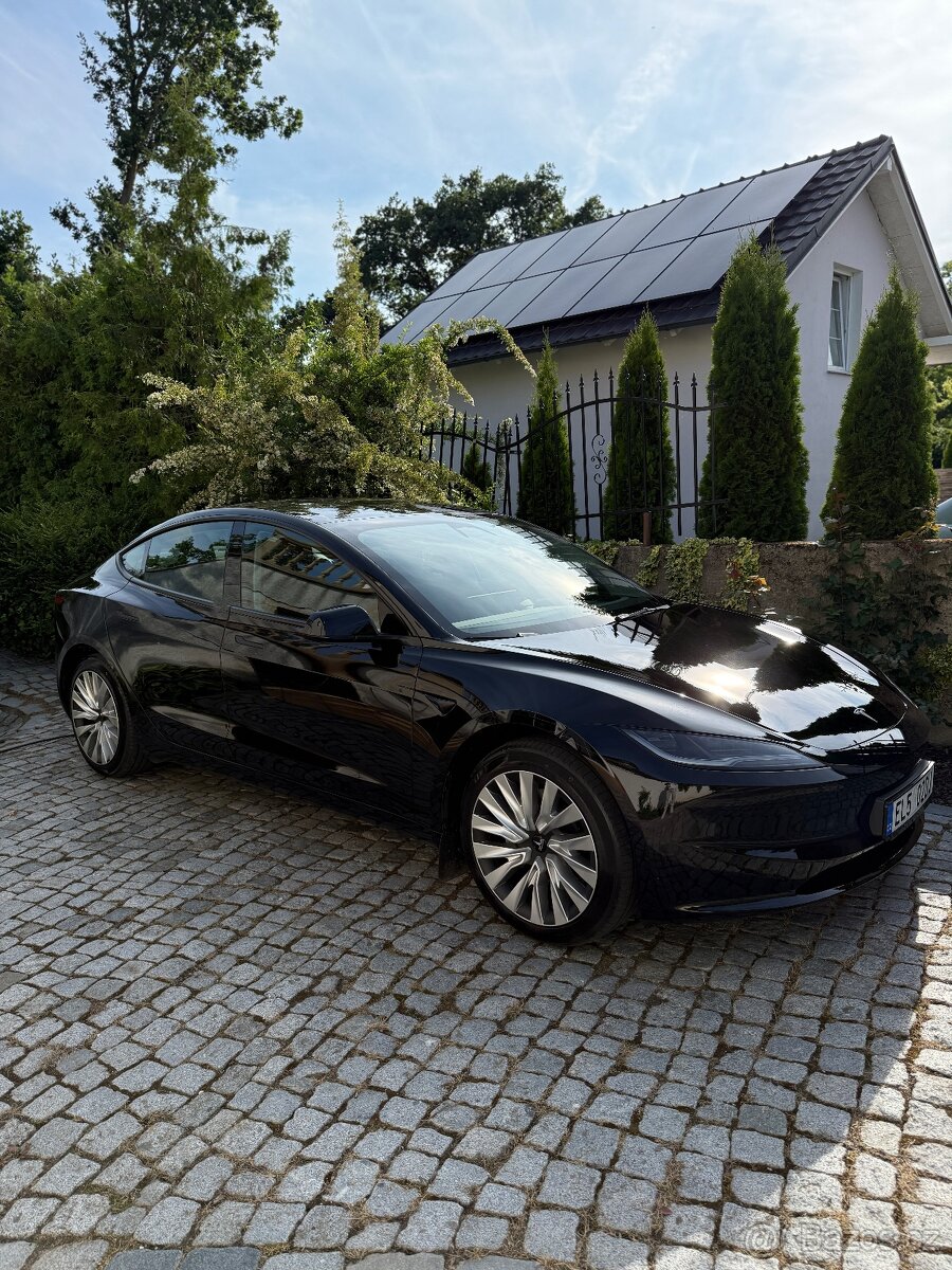 Tesla Highland Dual motor Long range - autopilot