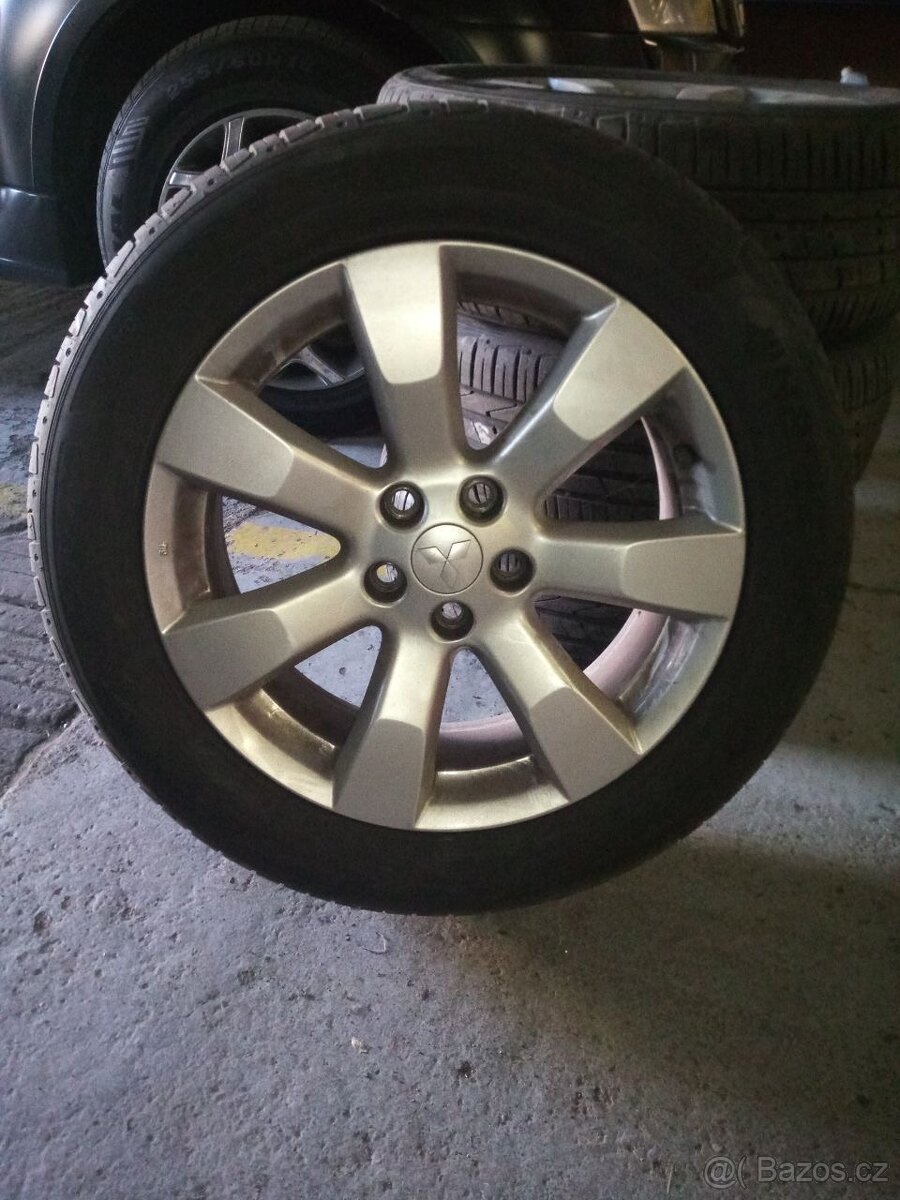 Alu kola Mitsubishi 225/55R18 98V s pneu Hankook