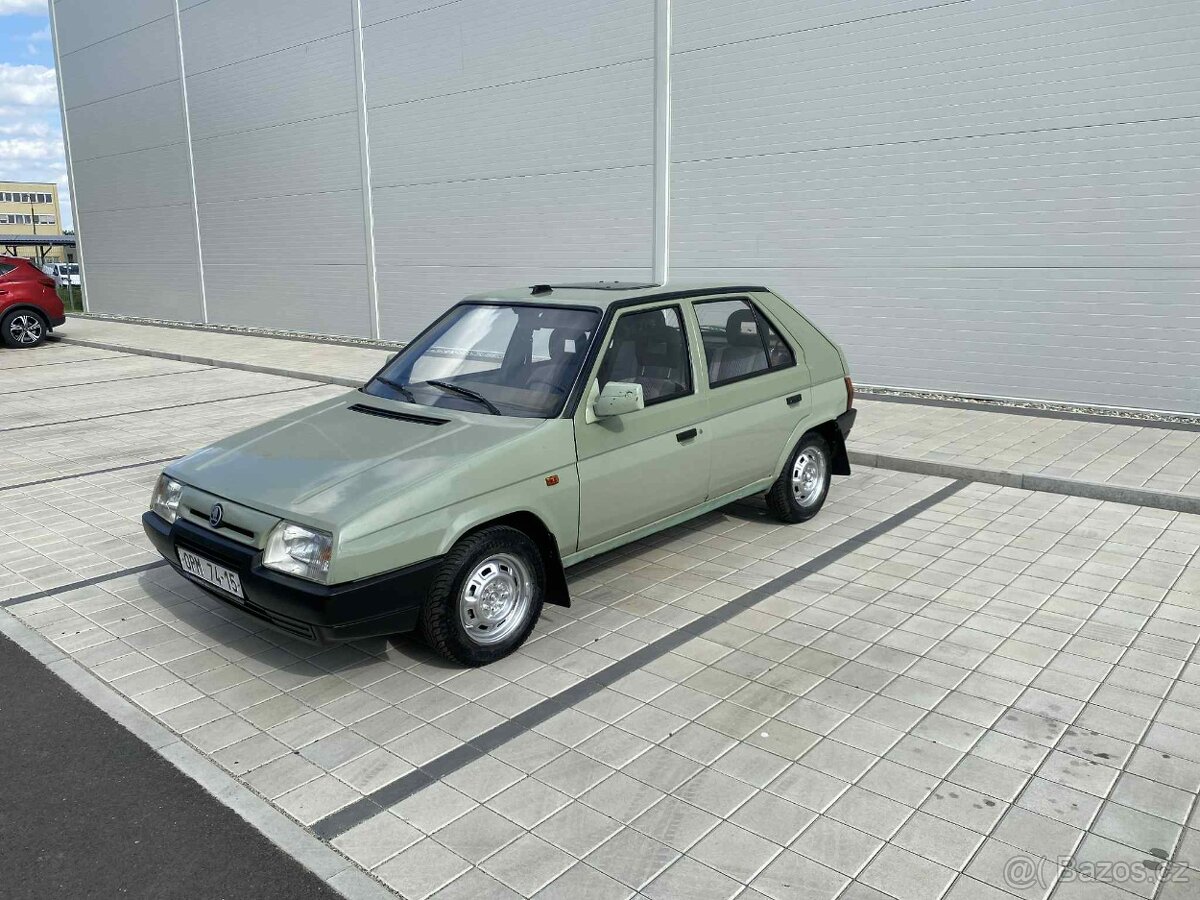 Škoda Favorit Lux